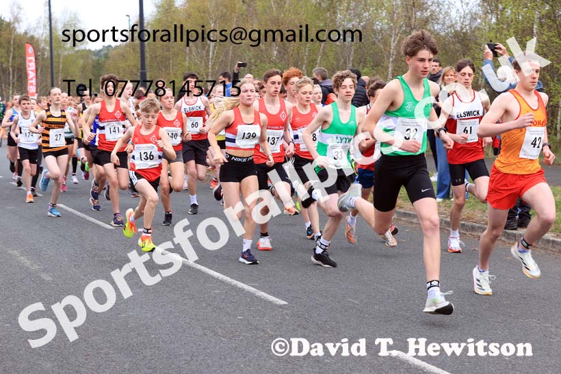 Boys and Girls under-15s, 2025 Elswick Harriers Good Friday Road Relays, Newburn, Newcastle upon Tyne. Photo: David T. Hewitson/Sports for All Pics